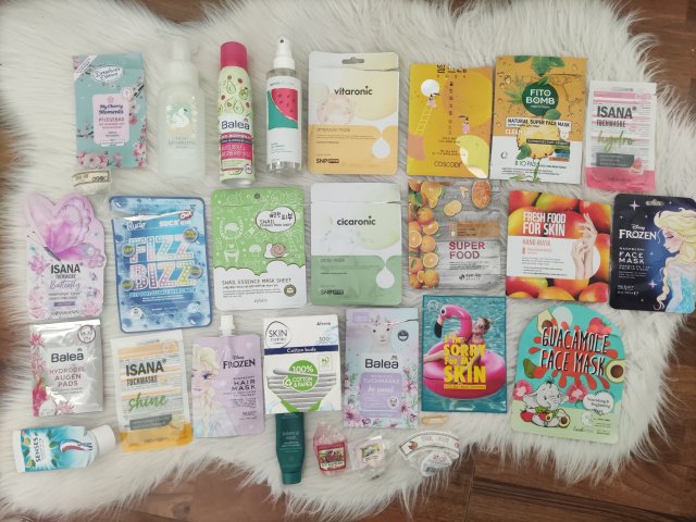 akcja denkowanie! grudzień - kosmetyki w świątecznych opakowaniach i świątecznych kolorach 🎄❄️⛄🎀🎁🎅