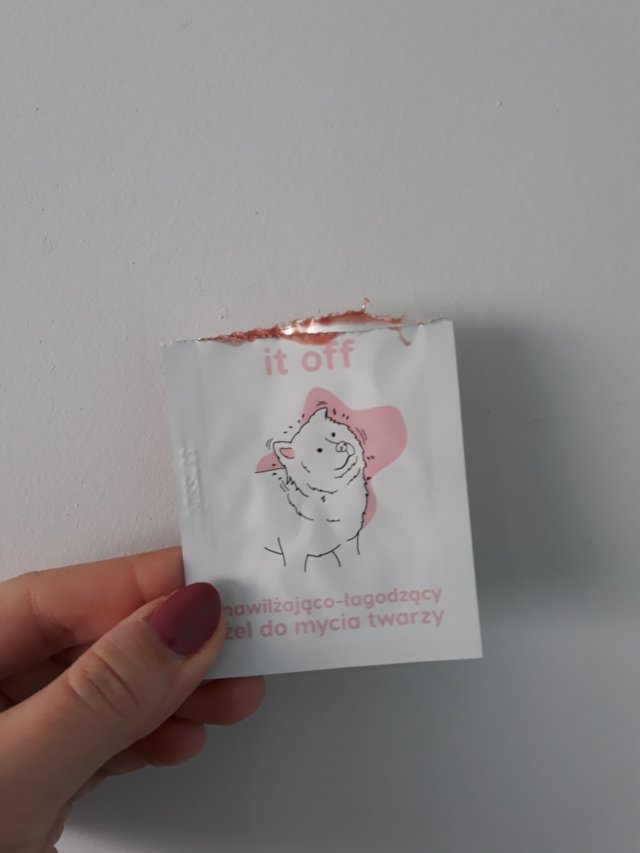 akcja denkowanie! grudzień - kosmetyki w świątecznych opakowaniach i świątecznych kolorach 🎄❄️⛄🎀🎁🎅