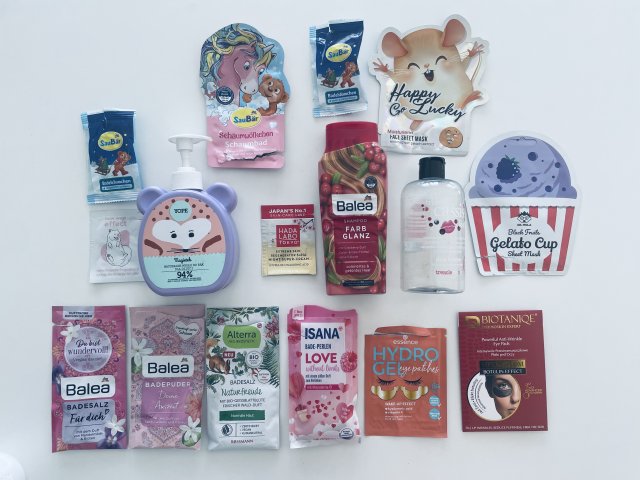 akcja denkowanie! grudzień - kosmetyki w świątecznych opakowaniach i świątecznych kolorach 🎄❄️⛄🎀🎁🎅