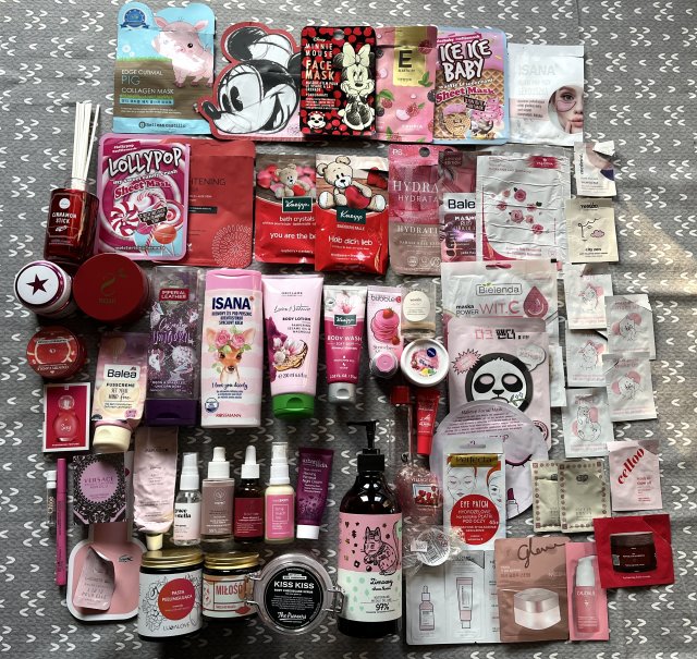 akcja denkowanie! grudzień - kosmetyki w świątecznych opakowaniach i świątecznych kolorach 🎄❄️⛄🎀🎁🎅