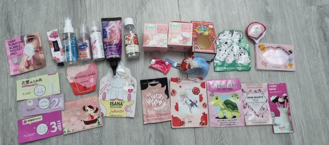 akcja denkowanie! grudzień - kosmetyki w świątecznych opakowaniach i świątecznych kolorach 🎄❄️⛄🎀🎁🎅