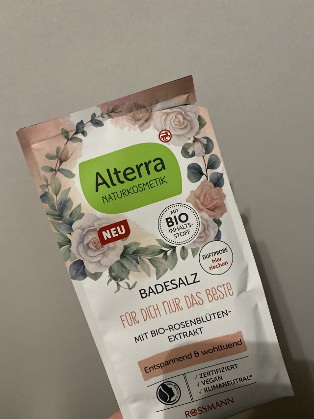 akcja denkowanie! grudzień - kosmetyki w świątecznych opakowaniach i świątecznych kolorach 🎄❄️⛄🎀🎁🎅