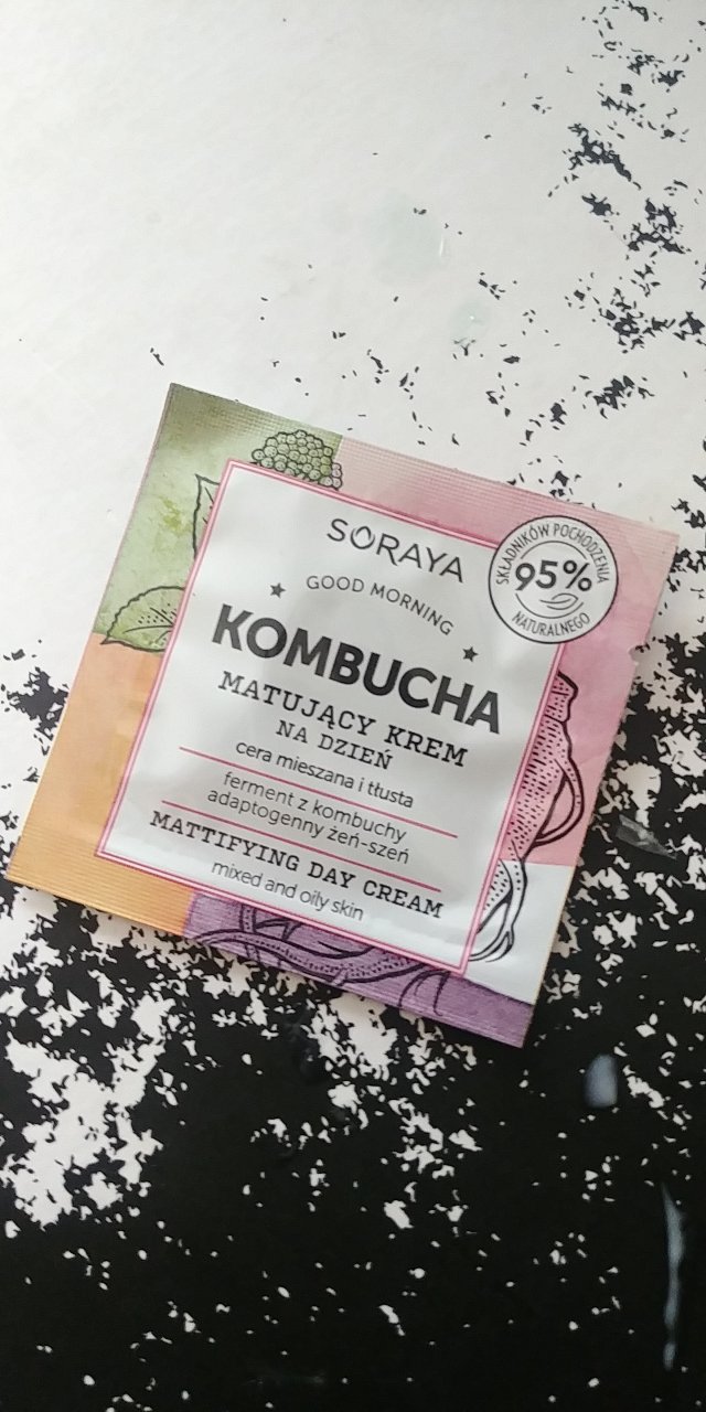 Probka kremu na dzień