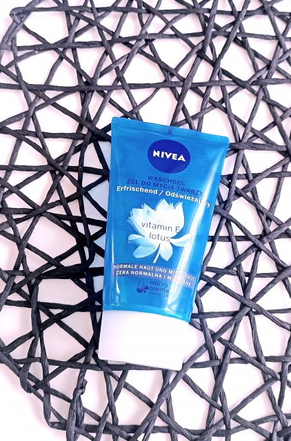 Nivea Żel do mycia twarzy, Odświeżający, Wit. E i lotos