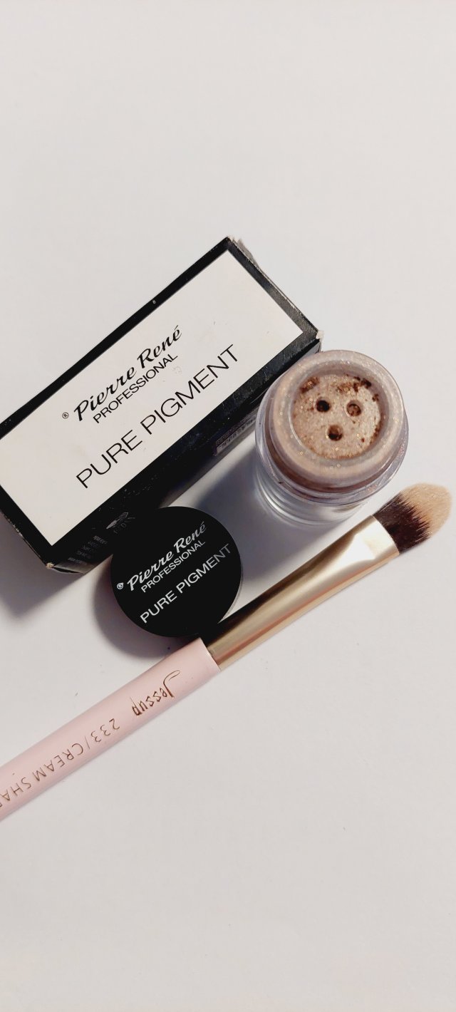 Sypki pigment do oczu 