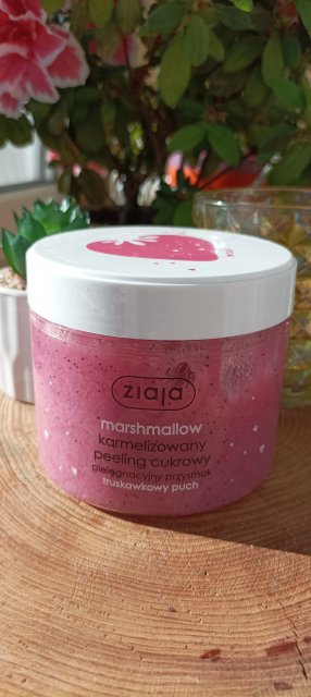 Ziaja Pielęgnacyjny Przysmak, Marshmallow, Peeling do ciała cukrowy, Karmelizowany, Truskawkowy puch