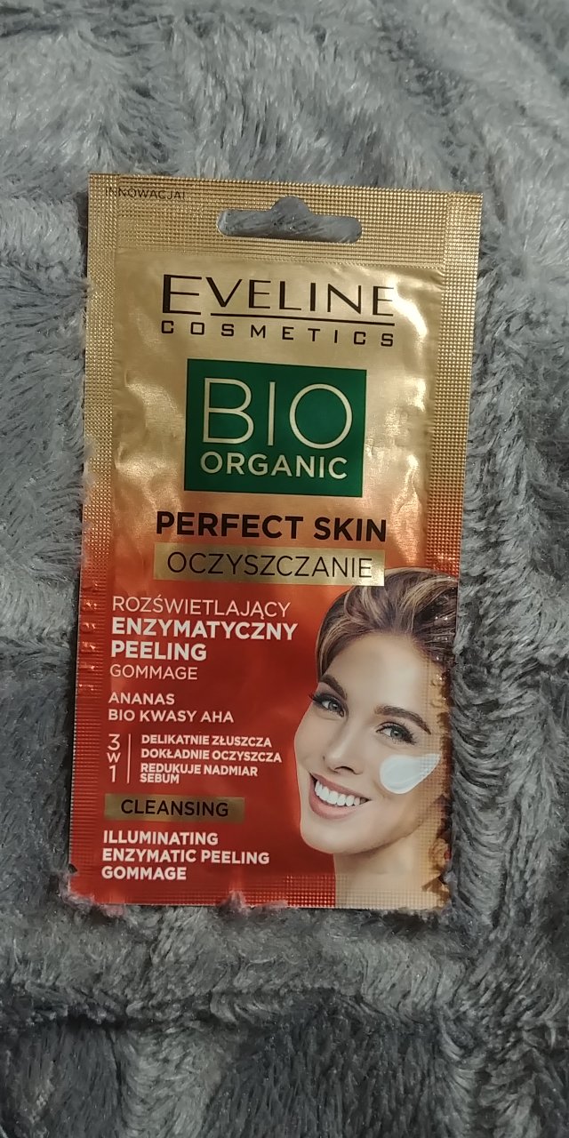 Enzymatyczny peeling 