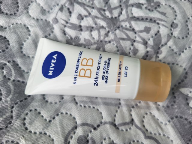 Nivea BB Cream, Krem do twarzy, Nawilżający, Cera jasna