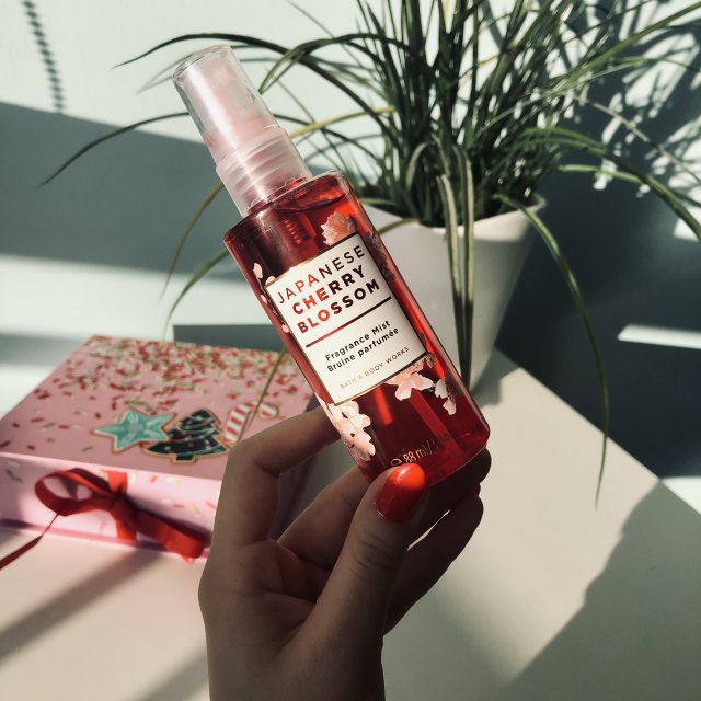 Bath & Body Works Mgiełka do ciała, Japanese Cherry Blossom