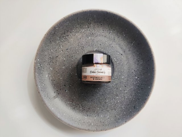 Dolina Czeremchy Rozświetlacz do twarzy w kremie