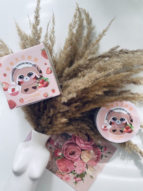 Sersanlove Płatki pod oczy, Strawberry Doxorubicin Eye Mask