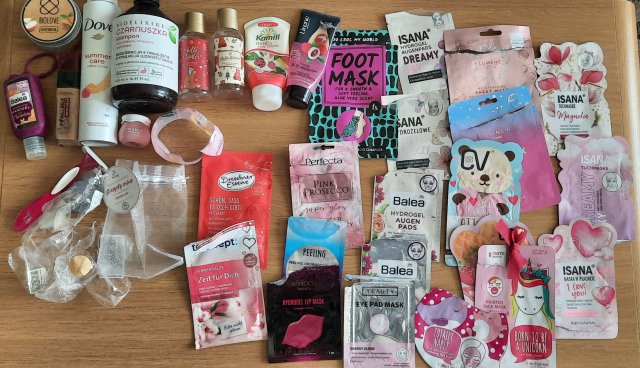 akcja denkowanie! grudzień - kosmetyki w świątecznych opakowaniach i świątecznych kolorach 🎄❄️⛄🎀🎁🎅