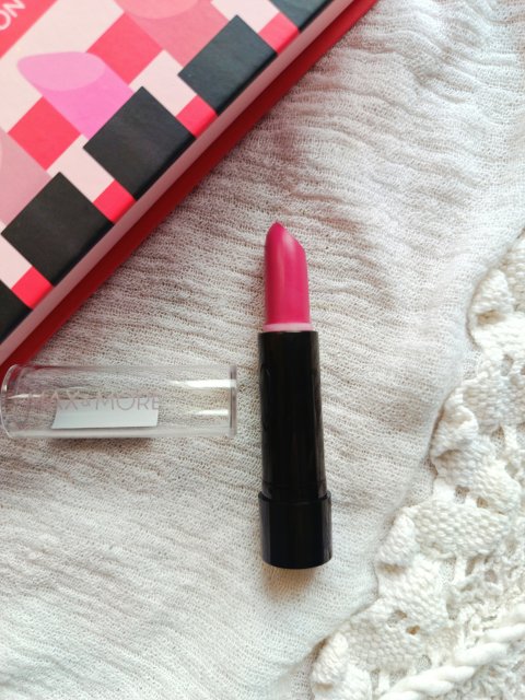 Matowa pomadka Rosey Kiss 