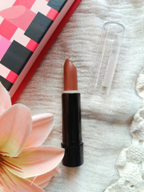 Matowa pomadka Teddy Smith 