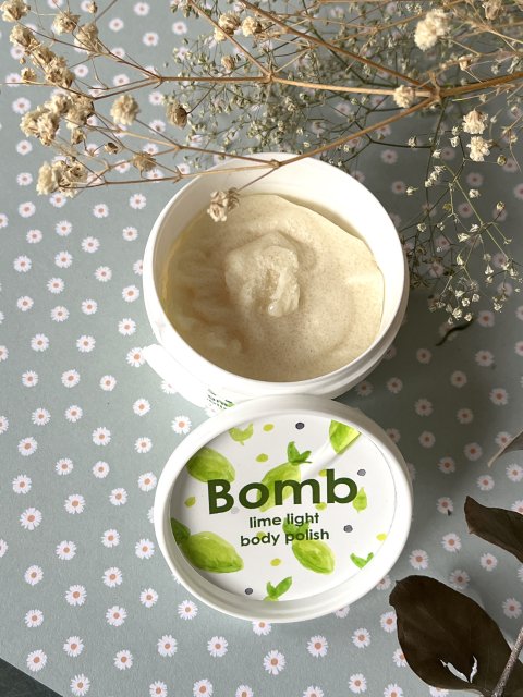 Bomb Cosmetics Peeling do ciała, Lime Light