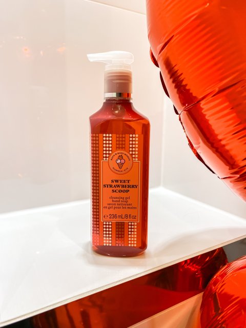 Bath & Body Works Mydło w płynie, Sweet Strawberry Scoop 