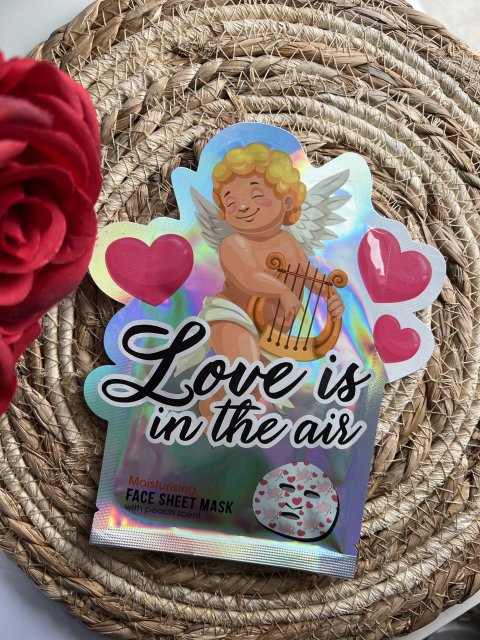 Maxbrands Marketing B.V. Face Sheet Mask, Maseczka do twarzy w płacie, Love is in the Air