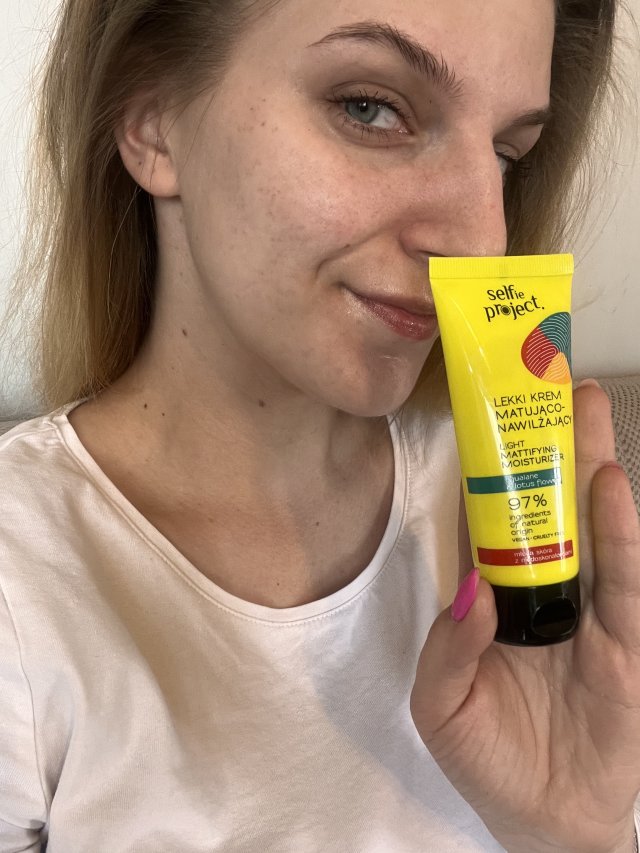 Lekki krem matująco-nawilżający Selfie Project