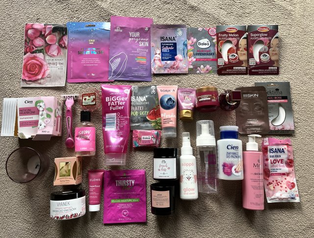 akcja denkowanie! grudzień - kosmetyki w świątecznych opakowaniach i świątecznych kolorach 🎄❄️⛄🎀🎁🎅