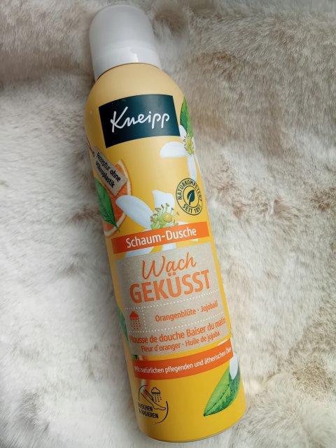 Kneipp Pianka pod prysznic, Wachgekusst, Kwiat pomarańczy i olejek jojoba