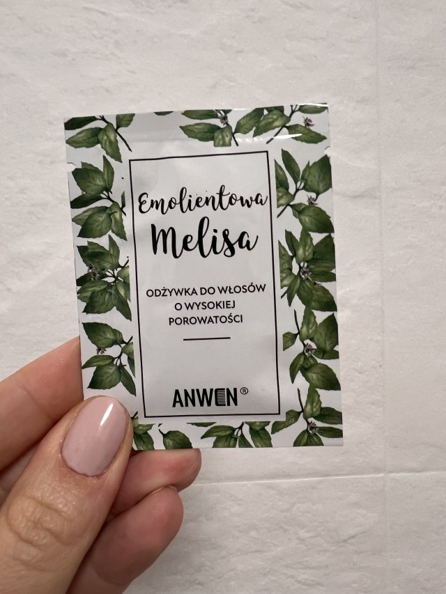Anwen Odżywka do włosów o wysokiej porowatości, Emolientowa Melisa