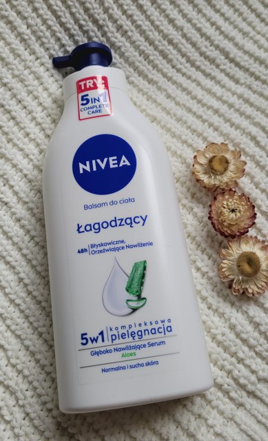 Nivea Balsam do ciała, Łagodzący, Nawilżająca moc serum, Z aloesem, Skóra normalna i sucha