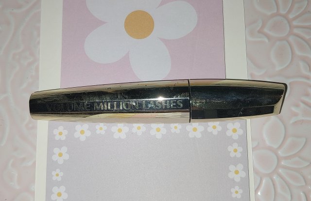 L'Oréal Tusz do rzęs, Volume Milion Lashes, Extra Black