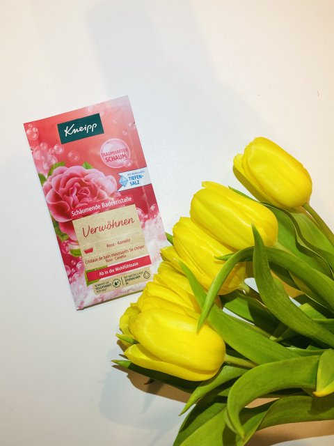 Kneipp Sól do kąpieli, Verwöhnen, Róża i rumianek