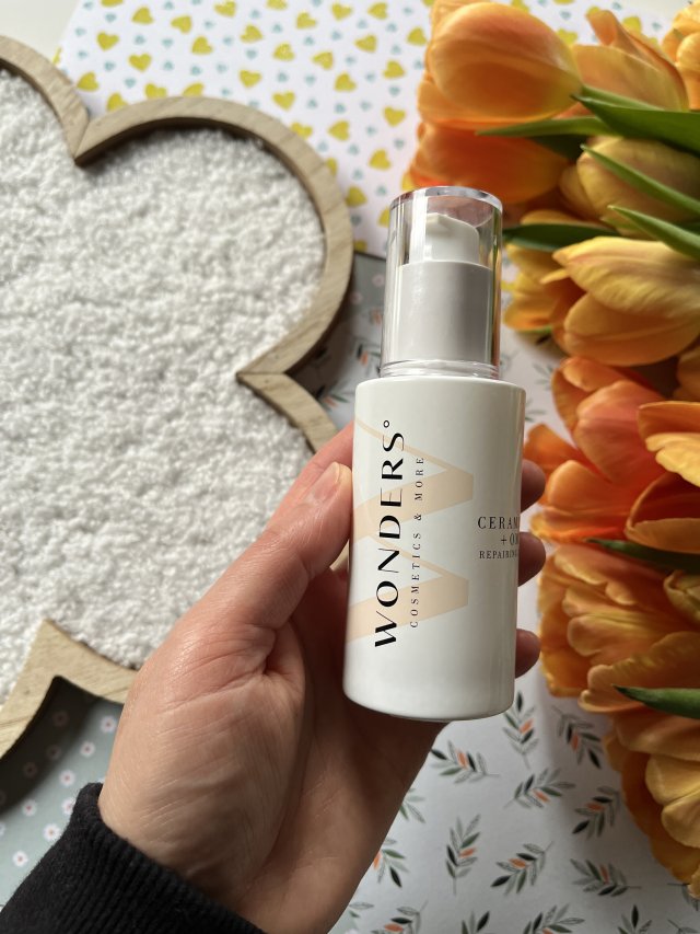 Wonders Cosmetics  & More Wonders, Regenerujący krem z ceramidami 