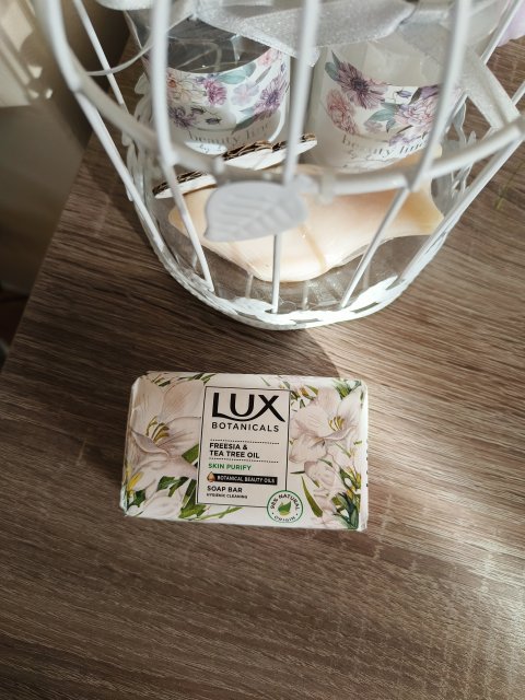 Lux Botanicals Mydło w kostce, Freesia & Tea Tree Oil