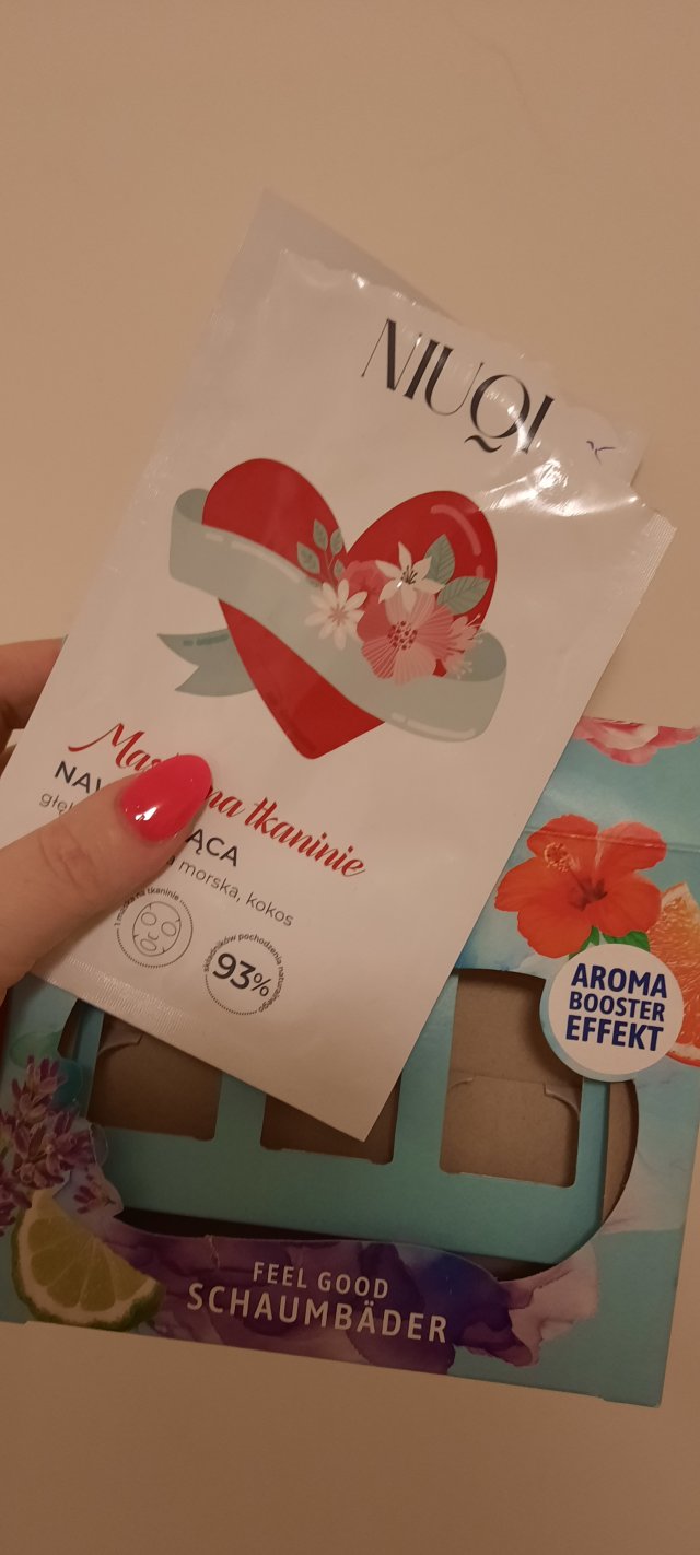 akcja denkowanie! grudzień - kosmetyki w świątecznych opakowaniach i świątecznych kolorach 🎄❄️⛄🎀🎁🎅