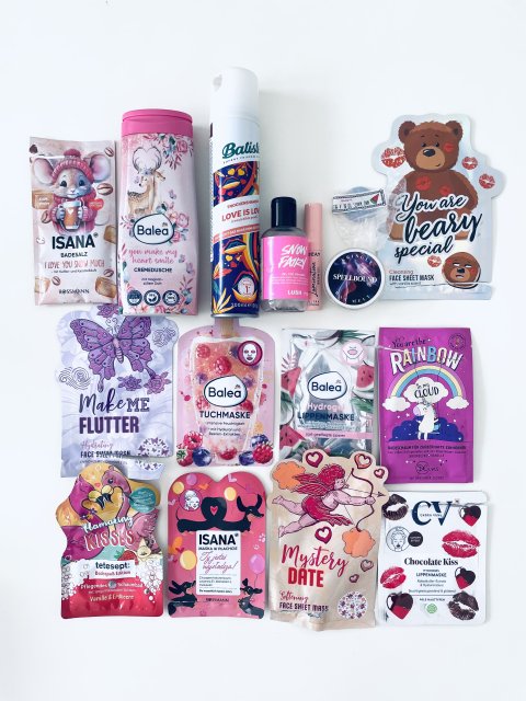 Denkowanie część druga :) Grudzień, kosmetyki w świątecznych opakowaniach lub w świątecznych kolorach: czerwonym, zielonym i złotym 