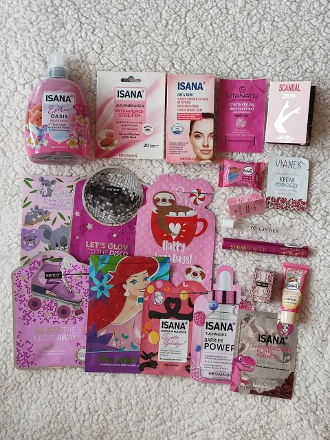 Denkowanie część druga :) Grudzień, kosmetyki w świątecznych opakowaniach lub w świątecznych kolorach: czerwonym, zielonym i złotym 