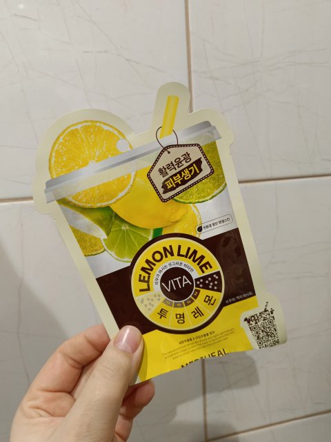 Denkowanie część druga :) Grudzień, kosmetyki w świątecznych opakowaniach lub w świątecznych kolorach: czerwonym, zielonym i złotym 