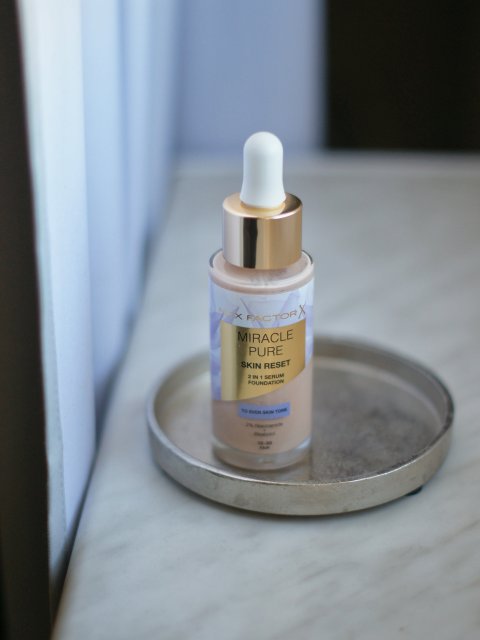 Max Factor Miracle Pure, Skin Reset 2 in 1 Serum Foundation