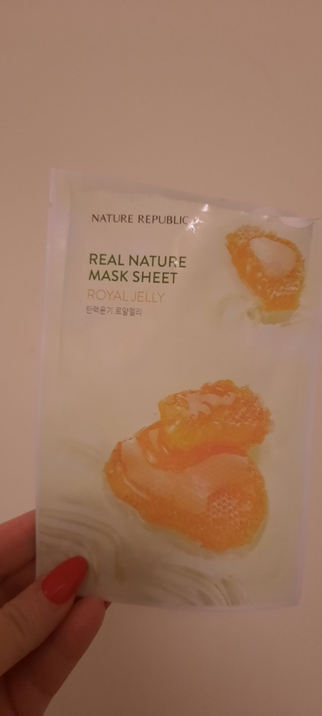 Denkowanie część druga :) Grudzień, kosmetyki w świątecznych opakowaniach lub w świątecznych kolorach: czerwonym, zielonym i złotym 