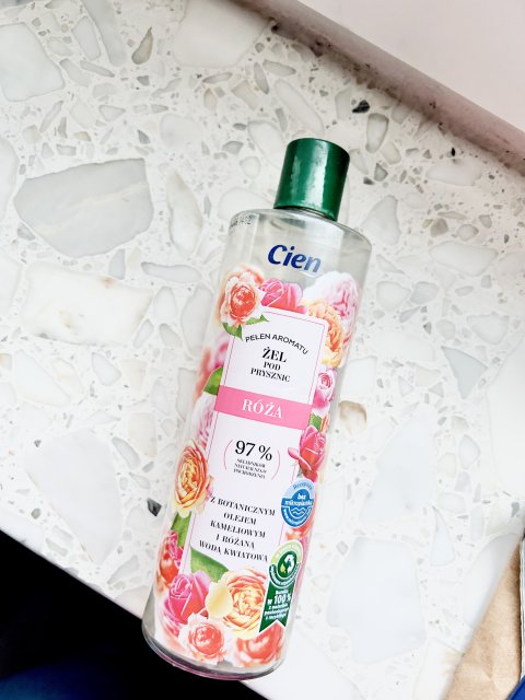 Cien Żel pod prysznic, Pełen aromatu, Róża, Z botanicznym olejem kameliowym i różaną wodą kwiatową