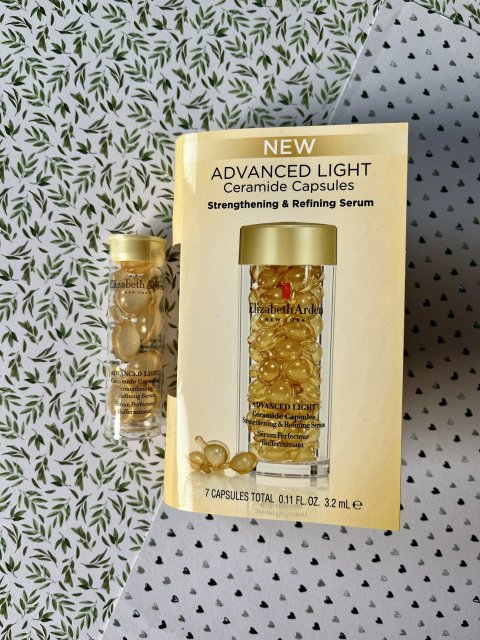 Elizabeth Arden Advanced Light Ceramide Capsules, Serum wzmacniające w kapsułkach 