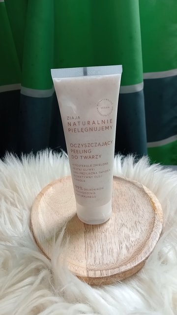 Ziaja Naturalnie Pielęgnujemy, Peeling do twarzy, Oczyszczający, Fitosterole, zmielone pestki oliwki, eko-przyjazna tapioka, bioaktywny olej canola