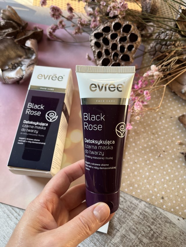 Evree Black Rose, Detoksująca czarna maska do twarzy, Do skóry mieszanej i tłustej