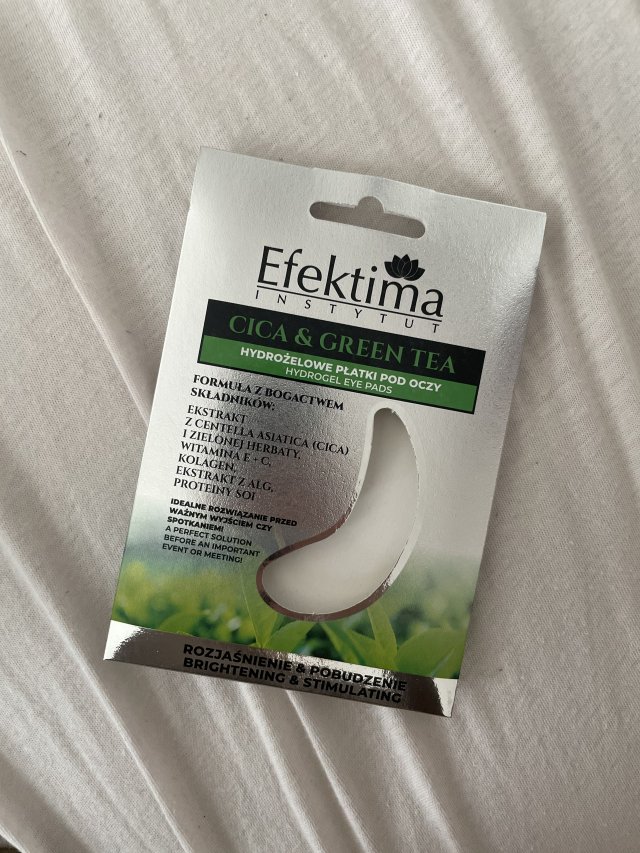 Denkowanie część druga :) Grudzień, kosmetyki w świątecznych opakowaniach lub w świątecznych kolorach: czerwonym, zielonym i złotym 