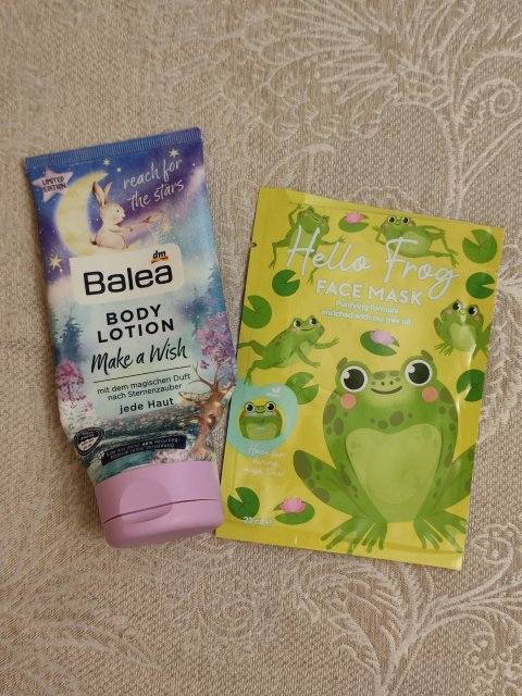 Denkowanie część druga :) Grudzień, kosmetyki w świątecznych opakowaniach lub w świątecznych kolorach: czerwonym, zielonym i złotym 