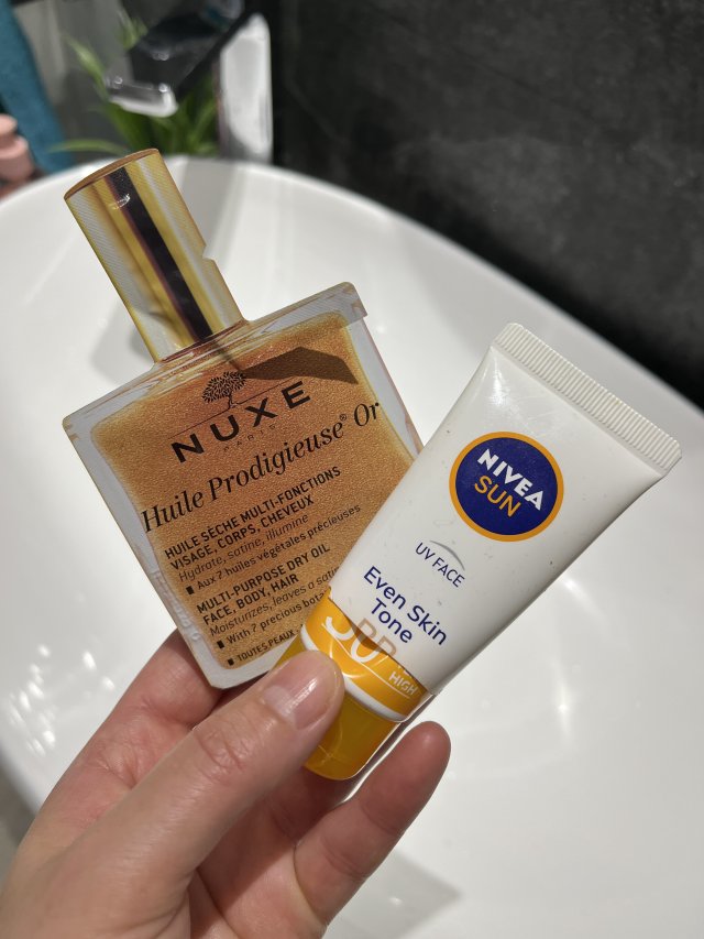 Denkowanie część druga :) Grudzień, kosmetyki w świątecznych opakowaniach lub w świątecznych kolorach: czerwonym, zielonym i złotym 