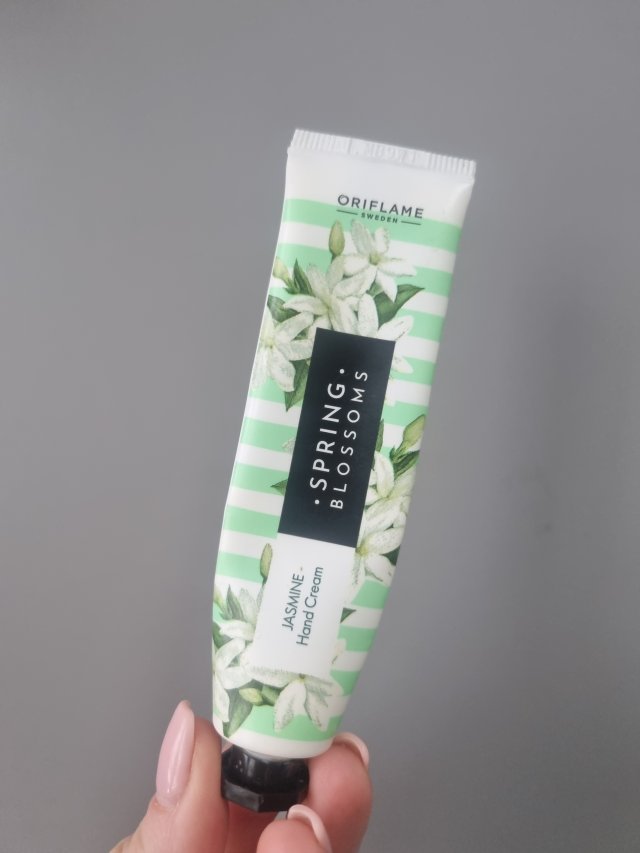 Denkowanie część druga :) Grudzień, kosmetyki w świątecznych opakowaniach lub w świątecznych kolorach: czerwonym, zielonym i złotym 