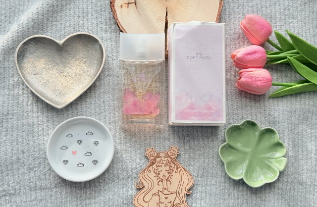 Avon Woda toaletowa, Lily Soft Musk EDT