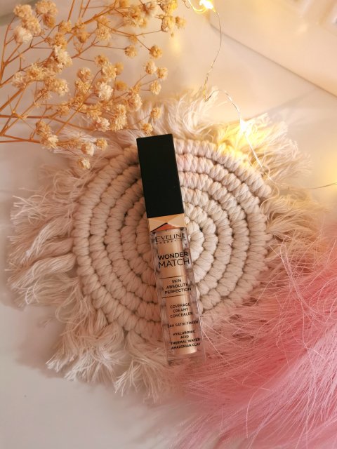 Eveline Wonder Match, Skin Absolute Perfection, Korektor do twarzy, nr 10 Light Vanilla