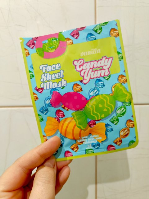 Denkowanie część druga :) Grudzień, kosmetyki w świątecznych opakowaniach lub w świątecznych kolorach: czerwonym, zielonym i złotym 