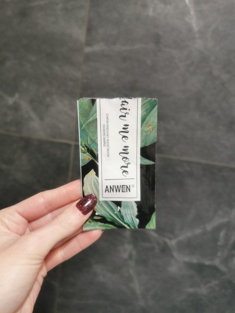 Denkowanie część druga :) Grudzień, kosmetyki w świątecznych opakowaniach lub w świątecznych kolorach: czerwonym, zielonym i złotym 