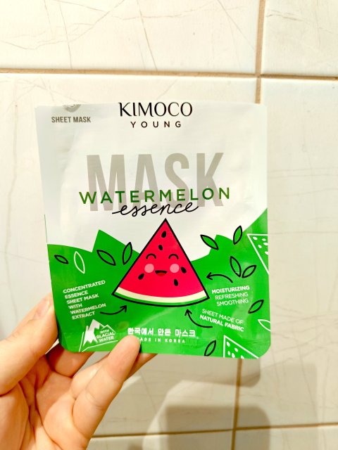 Denkowanie część druga :) Grudzień, kosmetyki w świątecznych opakowaniach lub w świątecznych kolorach: czerwonym, zielonym i złotym 