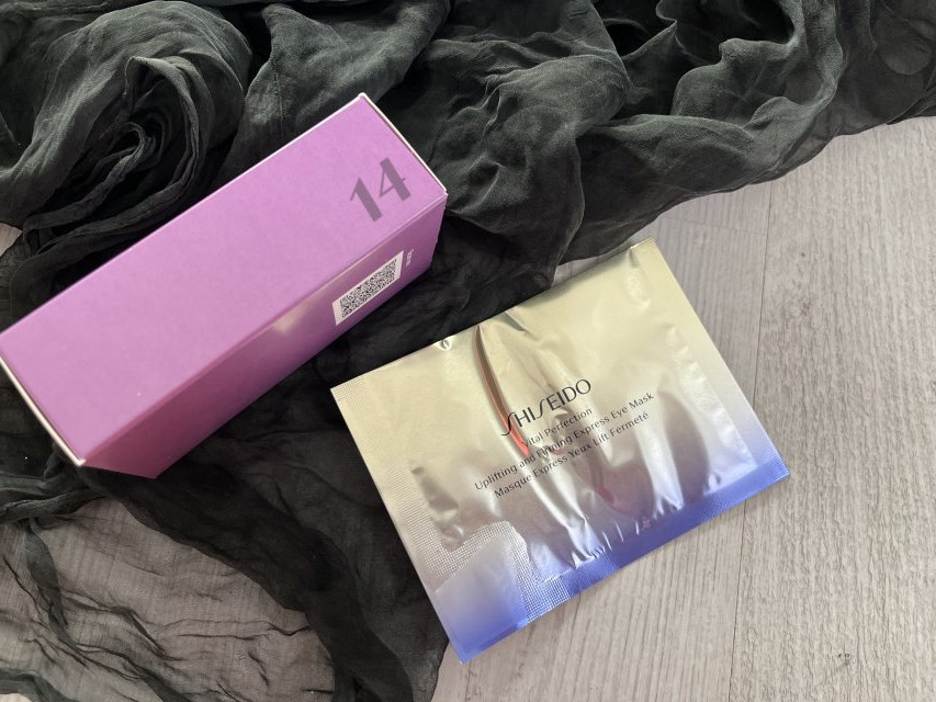 Shiseido Maseczka na okolice oczu, Ujędrniająco-liftingująca, Vital Perfection, Uplifting & Firming Express Eye Mask,